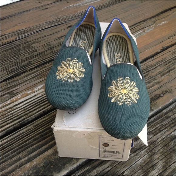 Rothys Evergreen Floral Loafers Sz 8 Slip On Shoes Forest Green Gold Embroidery